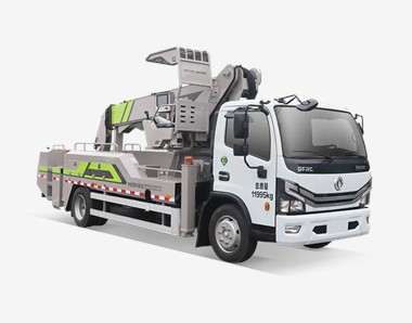 Truk Pemangkas Cabang Tinggi